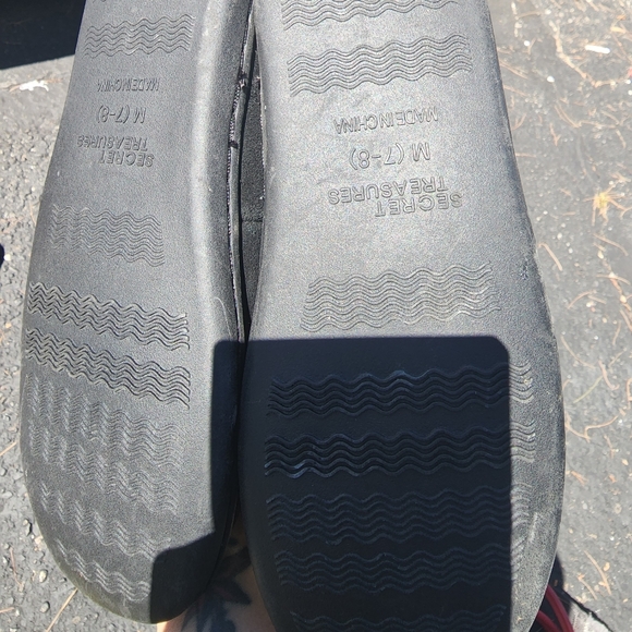 Womans indoors and outdoors slippers size 7/8 - Picture 2 of 2